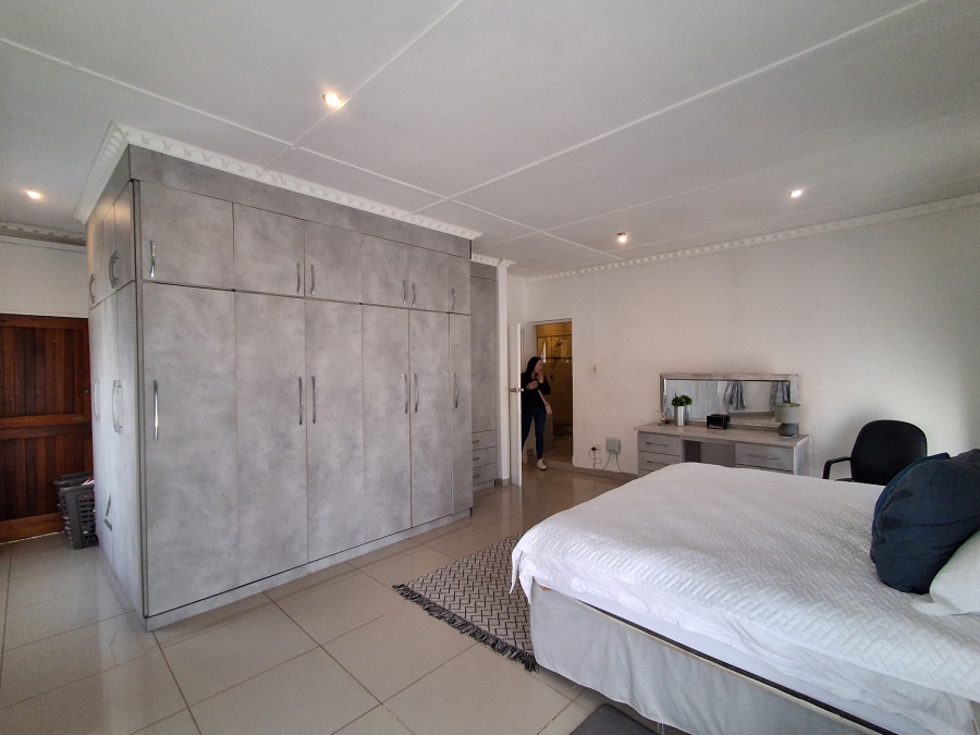4 Bedroom Property for Sale in Flamwood North West